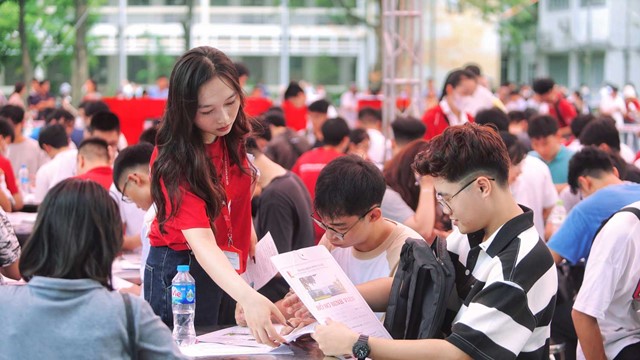 Các trường đại học đồng loạt phát thông báo quan trọng ảnh hưởng đến hàng triệu sinh viên mới nhập học