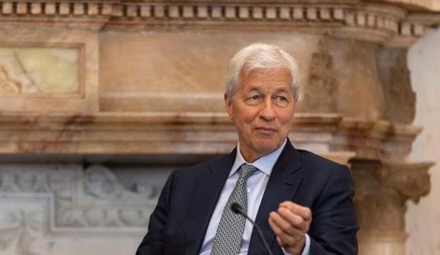 Nền kinh tế lớn nhất thế giới lung lay: Hơn 900.000 việc làm biến mất, CEO JPMorgan đưa ra cảnh báo nóng