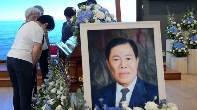 'Ông trùm' ngành sơn qua đời, 6 người cháu thành tỷ phú USD chỉ sau một đêm