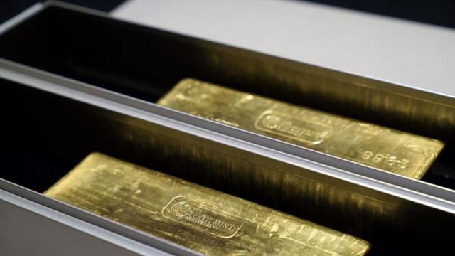 Bất ngờ phát hiện thỏi vàng 2,2kg nằm trơ trọi trên đường phố, cảnh sát vào cuộc điều tra 