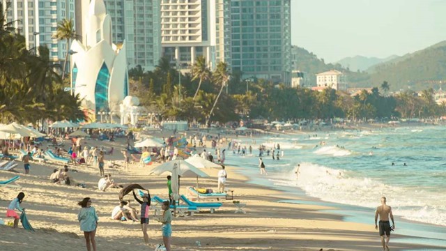 Lý do người dân từ quốc gia lớn nhất thế giới chi tiền 'khủng' đến Nha Trang, Phú Quốc nghỉ dưỡng