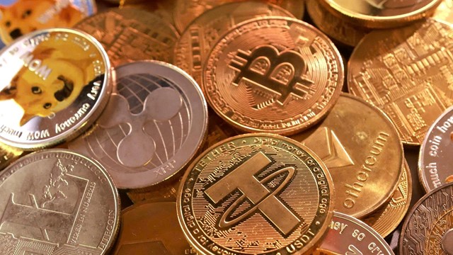 Tiền số ‘bốc hơi’ 300 tỷ USD chỉ trong một tuần, chuyện gì đang xảy ra với Bitcoin và Ether?