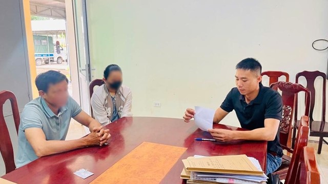 Cô gái 2007 mang 50 triệu đến tiệm vàng nhờ chuyển khoản để ‘cung cấp bằng chứng’: Chủ tiệm lập tức báo công an