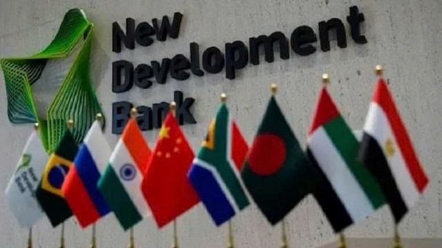 Lần đầu tiên trong lịch sử: Ngân hàng BRICS sắp phát hành trái phiếu bằng đồng nội tệ, đánh dấu bước ngoặt phi USD hóa