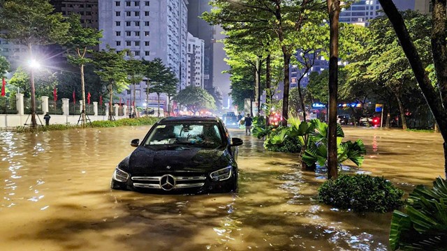 Ô tô được nhận bảo hiểm tới 2 tỷ sau bão Bualoi