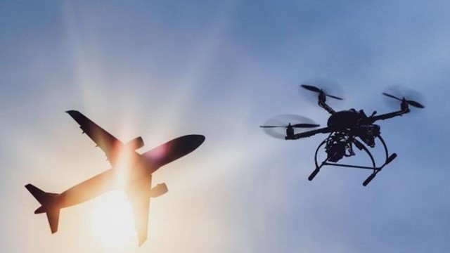 Sân bay đông đúc nhất nước Đức phải đóng cửa do nghi có UAV xâm nhập