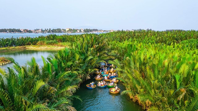 Khám phá ngôi làng nằm giao điểm của 3 con sông trong Khu dự trữ sinh quyển thế giới, được vinh danh trong Top 20 đẹp nhất hành tinh