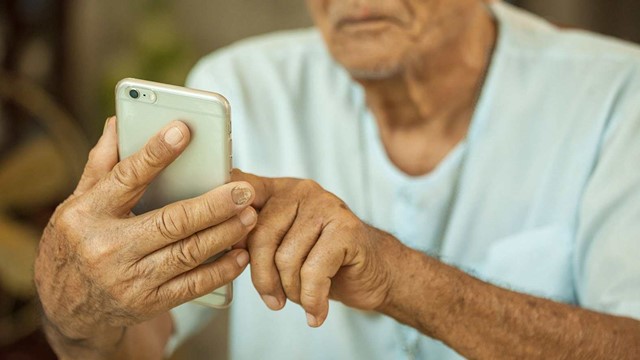 Ông Q. thực hiện 14 giao dịch, chuyển hơn 1 tỷ đồng vào nhiều tài khoản khác nhau rồi vội báo công an