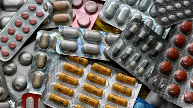 Quốc gia BRICS choáng váng với đòn thuế 100% của ông Trump, cổ phiếu lao dốc không phanh