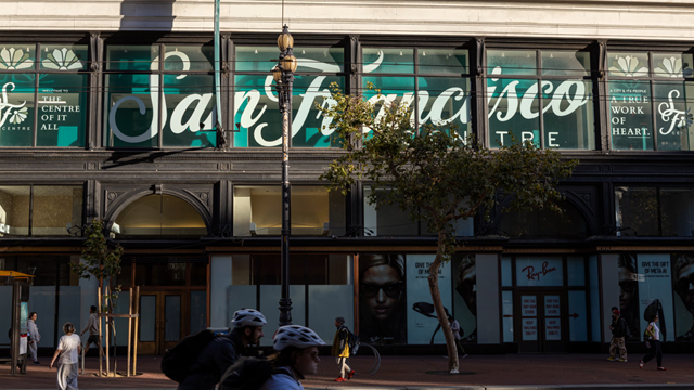 Trung tâm thương mại sầm uất hóa 'thị trấn ma', lỗ hàng chục triệu USD mỗi năm