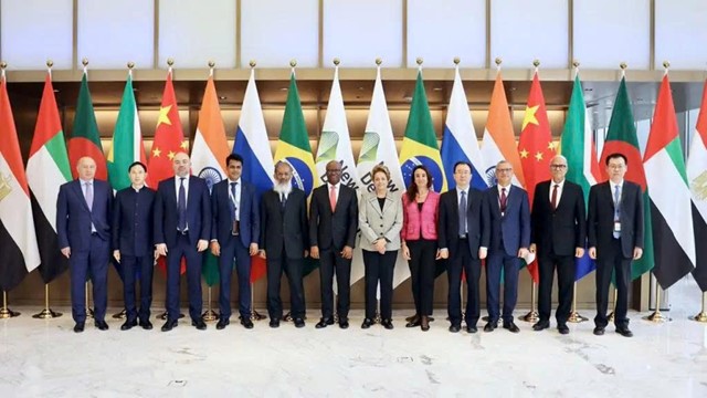 Thành viên chủ chốt BRICS bất ngờ ‘quay xe’ phản đối đồng tiền chung, kế hoạch ‘phi USD hóa’ gặp rào cản lớn