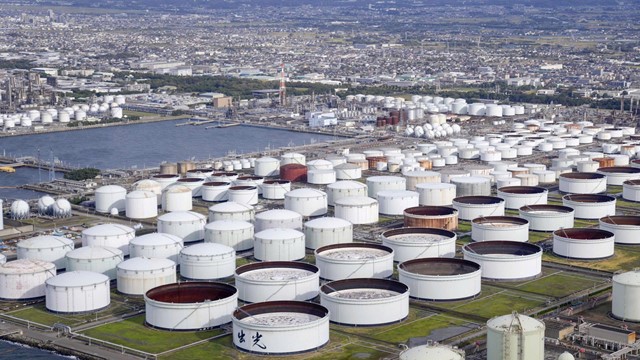 Âm thầm tích trữ 1 triệu thùng dầu mỗi ngày, Trung Quốc đang toan tính gì?