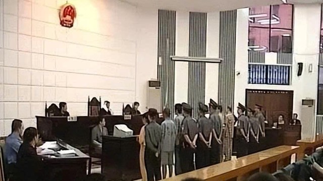 Tỷ phú bị đâm 14 nhát ngay trước cửa nhà, đám cưới biến thành đám tang gây chấn động giới kinh doanh