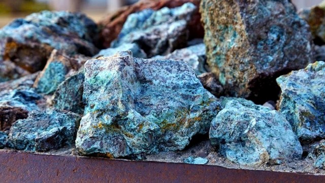 Phát hiện mỏ đất hiếm trị giá 62 tỷ USD, Mỹ - Trung ráo riết tranh giành