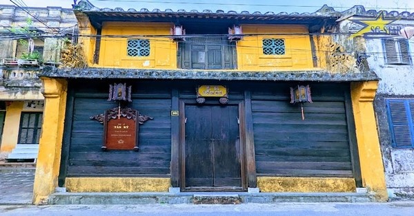 Ngôi nhà gần 300 tuổi làm bằng gỗ quý, được công nhận Di tích Lịch sử Văn hóa Quốc gia