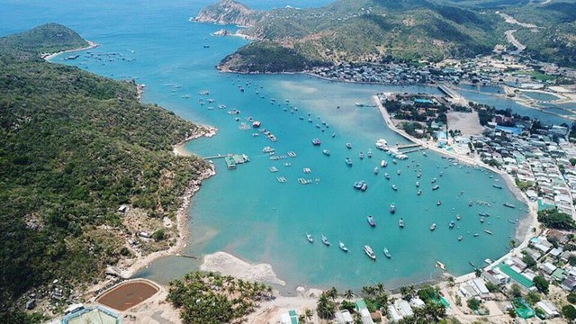 Tỉnh miền Trung lọt vào 'mắt xanh' của bầu Hiển: Sở hữu đường bờ biển gần 500km dài nhất Việt Nam, vịnh biển đẹp hàng đầu thế giới