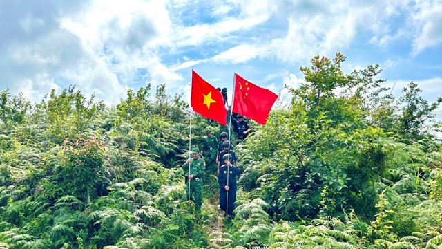 Đất nước giáp nhiều quốc gia nhất hành tinh, có biên giới dài hơn 1.400km với Việt Nam