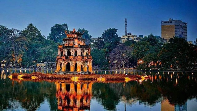 Giữa lòng Thủ đô có một hồ nước cất giữ huyền thoại dân tộc, gắn liền với 'người khai sáng vương triều Hậu Lê'