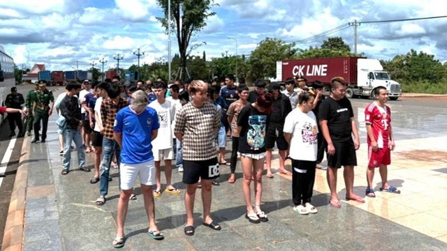 64 người bỏ chạy khỏi trung tâm lừa đảo trực tuyến