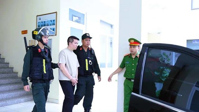 Khởi tố, bắt tạm giam chồng Đoàn Di Băng