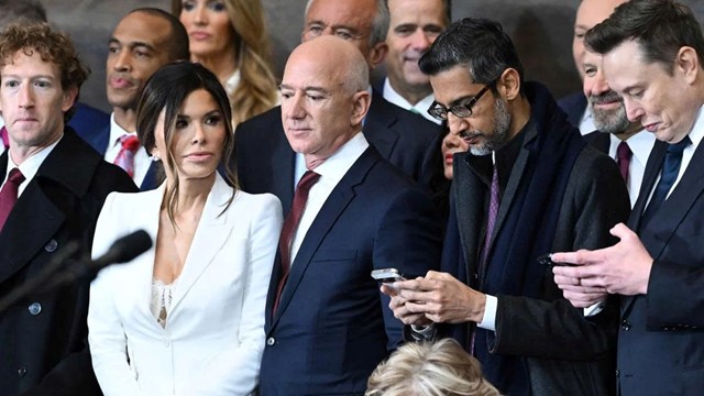 10 tỷ phú ‘đút túi’ gần 700 tỷ USD chỉ trong 1 năm: Người giàu thêm giàu, người nghèo kiệt quệ