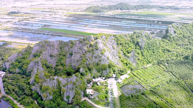 Việt Nam có một hang động từng nằm sâu dưới đáy biển, được mệnh danh là 'pháo đài đá' trong kháng chiến