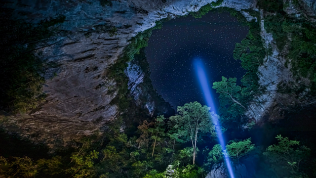 'Hố sụt tử thần' sâu nhất Việt Nam được hình thành từ hàng triệu năm trước, khung cảnh bên trong gây choáng ngợp