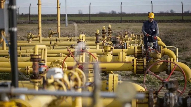 Sức ép bủa vây tứ phía khiến quốc gia châu Âu loay hoay xin mua khí đốt Nga, Chính phủ họp khẩn tìm lối thoát 