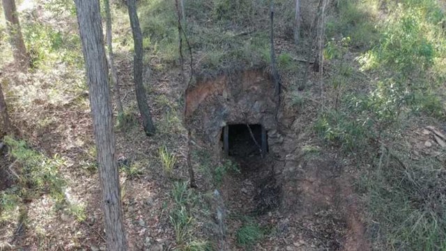 Phát hiện mỏ vàng ngay trong vườn, người đàn ông vội vàng tìm người bán gấp