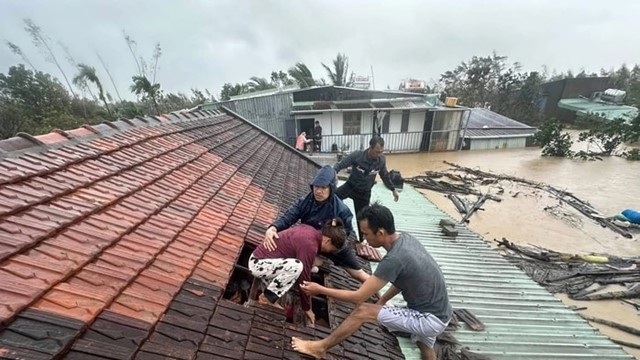 Hỗ trợ khẩn cấp 700 tỷ đồng cho 4 tỉnh