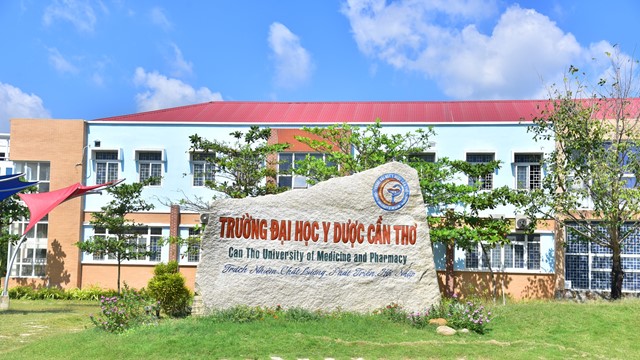 Ngôi trường ở miền Tây được mệnh danh là 'bảo tàng thu nhỏ', cổng trường mang tên 9 nhánh sông Cửu Long