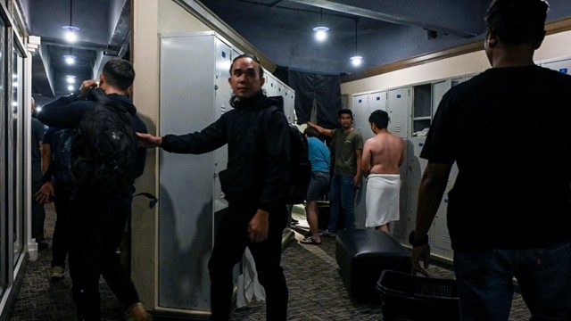 Đột kích một spa, bắt giữ hơn 200 người gồm nhiều bác sĩ, giáo viên, sĩ quan