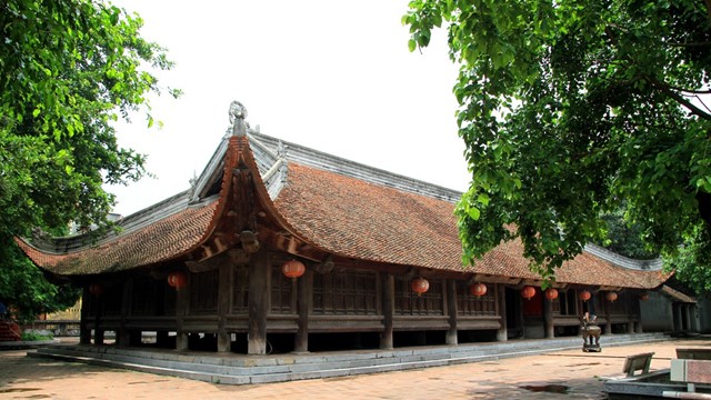 Ngôi đình cổ gần 300 năm được xây trong 36 năm, được làm từ gỗ lim quý hiếm, là Di tích Quốc gia đặc biệt