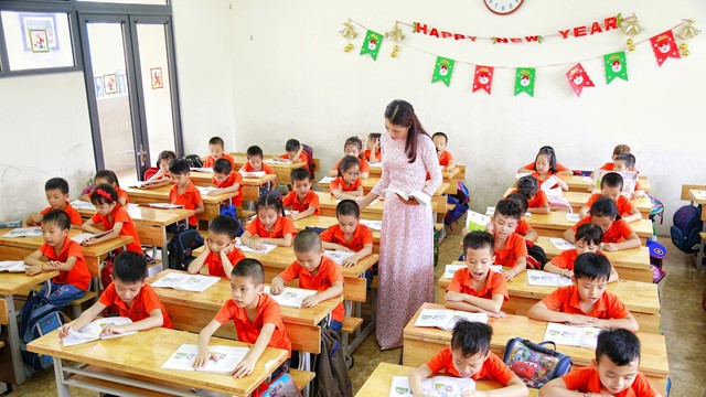 Từ 1/1/2026, hơn 1,05 triệu giáo viên sẽ được tăng phụ cấp tối thiểu 70%