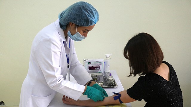 Từ 1/1/2026, lương của bác sĩ mới ra trường là bao nhiêu?