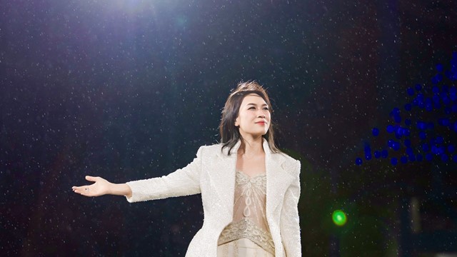 Sân vận động Mỹ Đình bùng nổ nhờ một cái tên