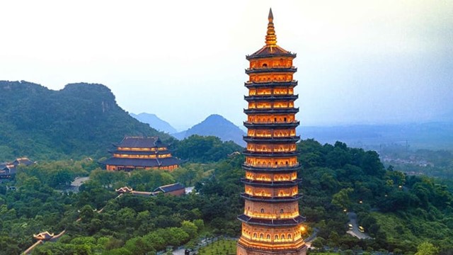 Cách Hà Nội hơn 90km có một ngôi tháp 13 tầng, cao 100m, được công nhận là bảo tháp cao nhất châu Á