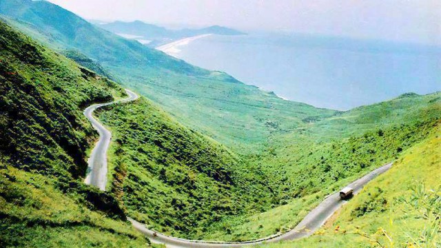 Huy động 120.000 cán bộ, chiến sĩ, TNXP xây dựng nên tuyến đường 20.000km trên địa hình hiểm trở, huyền thoại của lịch sử Việt Nam