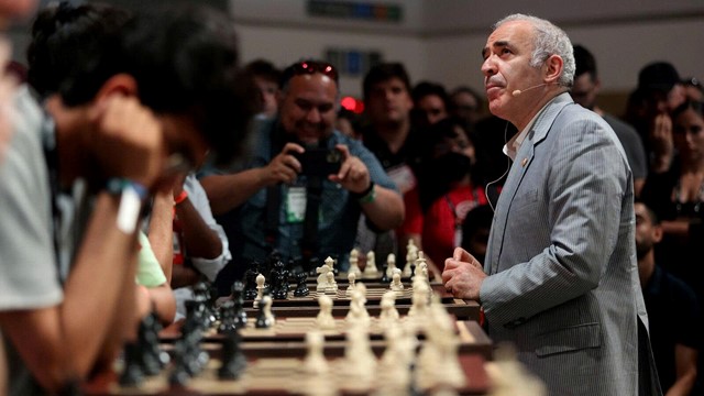 Phát lệnh truy nã cựu vô địch cờ vua thế giới 