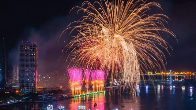 Nghỉ Tết Dương lịch 4 ngày, vé máy bay dồi dào, người Việt đổ xô săn tour du lịch phút cuối