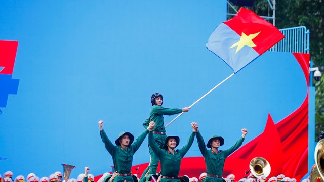 Nhìn lại năm 2025: Cuộc 'diễu hành' của tình yêu nước và niềm tự hào dân tộc