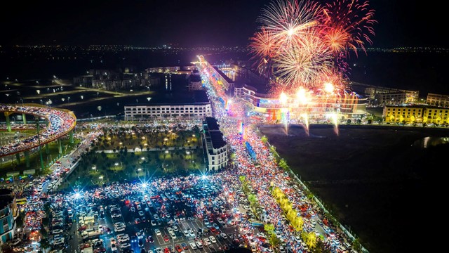 Hơn 1,5 triệu người dân và du khách đổ về loạt điểm đến của Vingroup