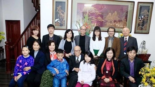 Gia đình Anh hùng Lao động lừng danh Việt Nam: Cha là Giáo sư, cận vệ của Bác Hồ, con cháu đều học hành thành đạt
