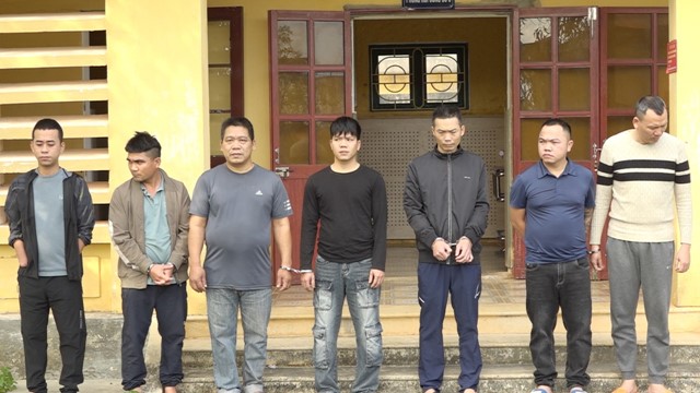 Khám xét nhiều cơ sở trên cả nước, bắt giữ 8 đối tượng trong đường dây đánh bạc 350 tỷ đồng