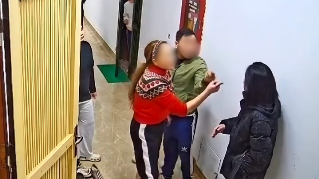 Công an vào cuộc vụ người phụ nữ bị hành hung tại chung cư ở Hà Nội