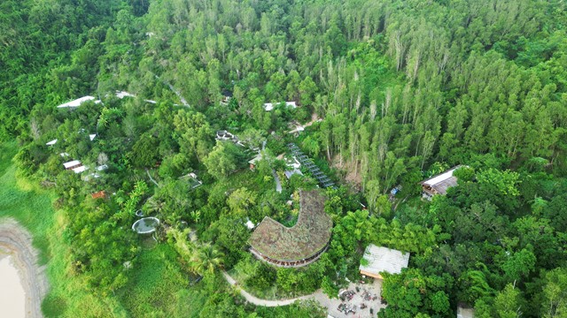 Khu du lịch đầu tiên của Việt Nam đạt chứng nhận quốc tế phát triển bền vững: Rộng 165ha, nằm dựa lưng núi Hòn Bà