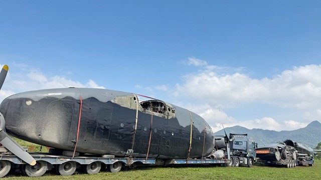 Sân bay 'huyền thoại trên đất lửa' của Việt Nam chính thức tiếp nhận máy bay C-119