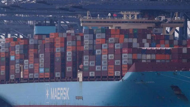 Thế giới ‘khát’ vốn 2.500 tỷ USD, doanh nghiệp toàn cầu chật vật xoay sở giữa trật tự thương mại mới