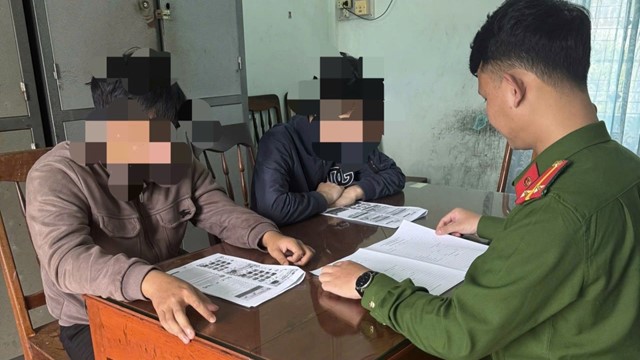 Kiểm tra điện thoại, tài khoản ngân hàng của N.V.L. SN 2009 và B.T.D. SN 2008, phát hiện giao dịch 1,3 tỷ trong 3 ngày