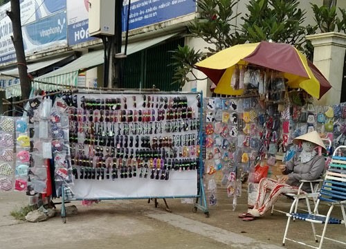 Bày bán hàng nhái thương hiệu Gucci, Hermes, nữ tiểu thương bị phạt hơn 100 triệu đồng